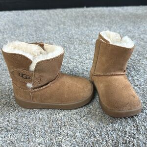 Baby Uggs, size 4/5